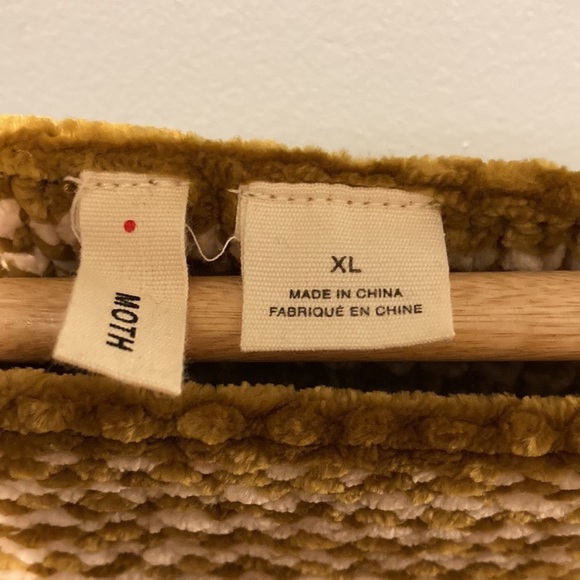 𝅺ANTHROPOLOGIE Chenille Sweater - Picture 5 of 5